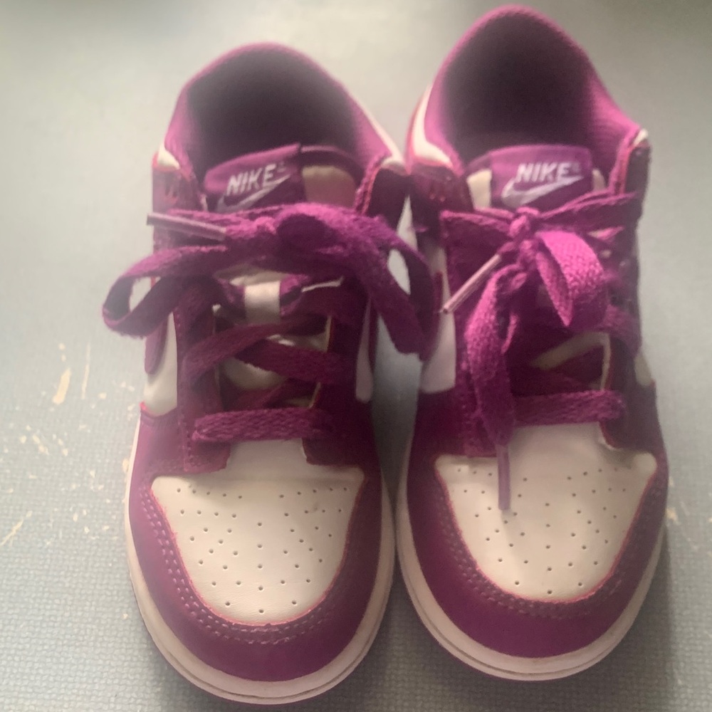 Nike Kids Sneakers in Purple and White